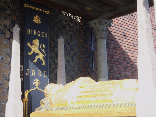 Special tomb outside the Stadhus Tower.